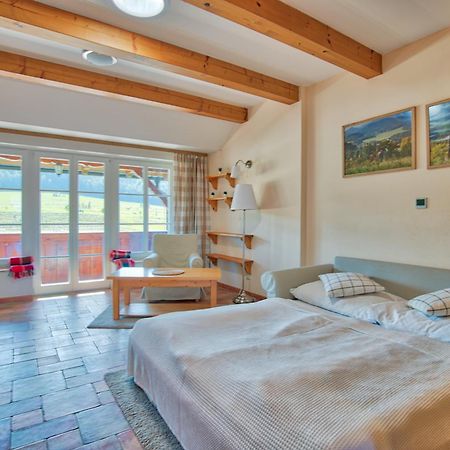 Rynoltice Apartmany Nad Stajemi - Jitravsky Dvorec מראה חיצוני תמונה
