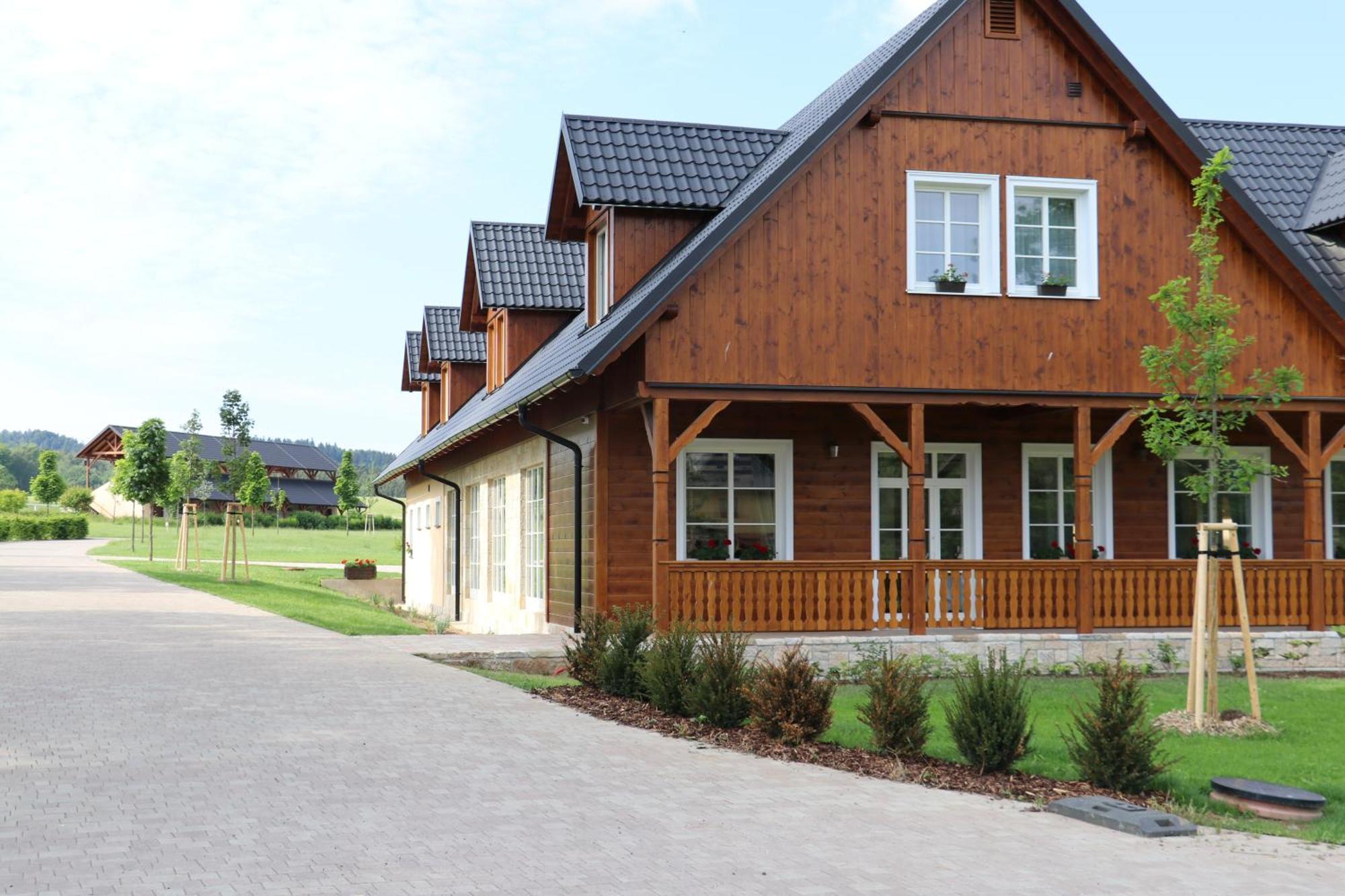 Rynoltice Apartmany Nad Stajemi - Jitravsky Dvorec מראה חיצוני תמונה