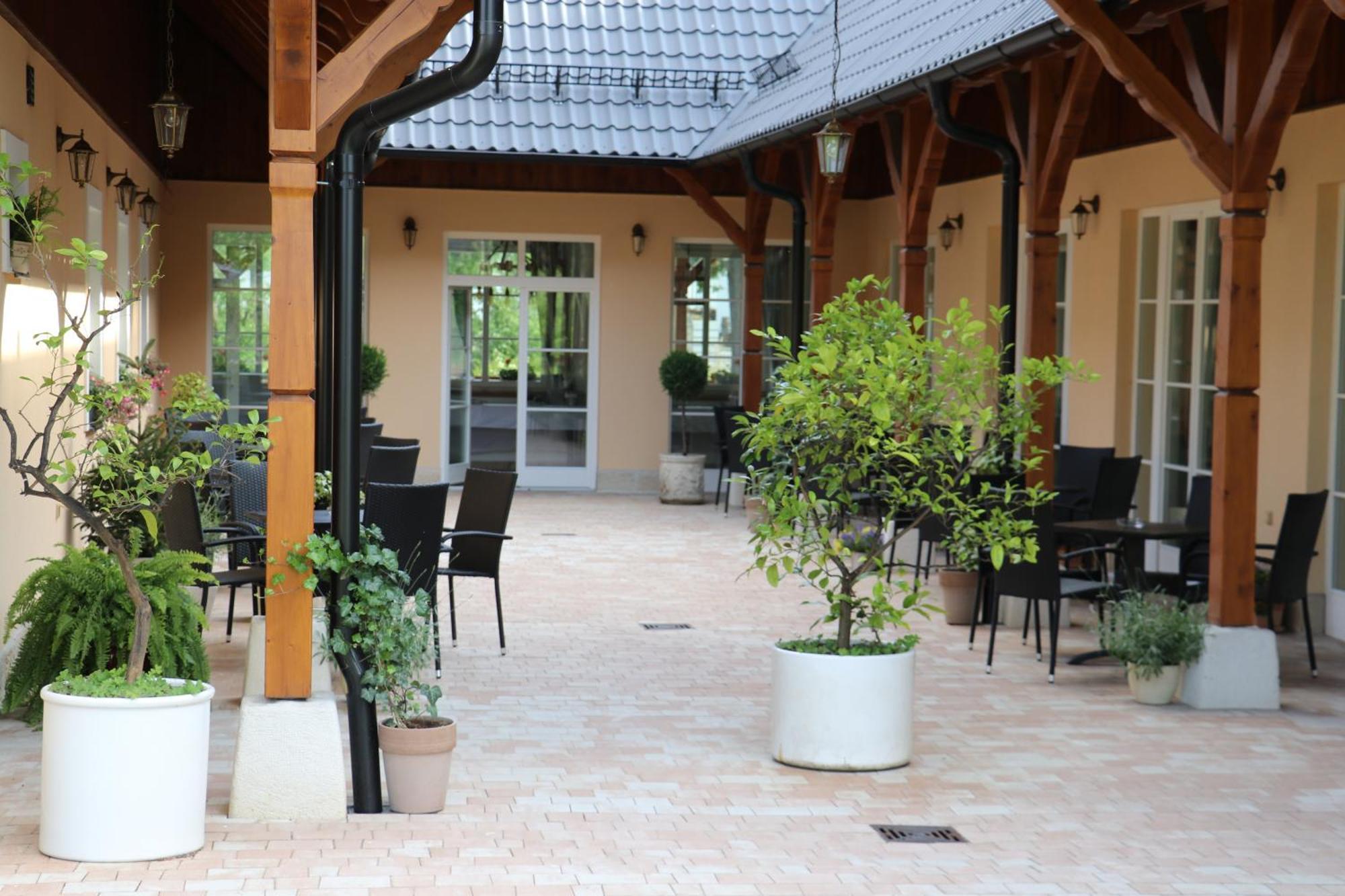 Rynoltice Apartmany Nad Stajemi - Jitravsky Dvorec מראה חיצוני תמונה